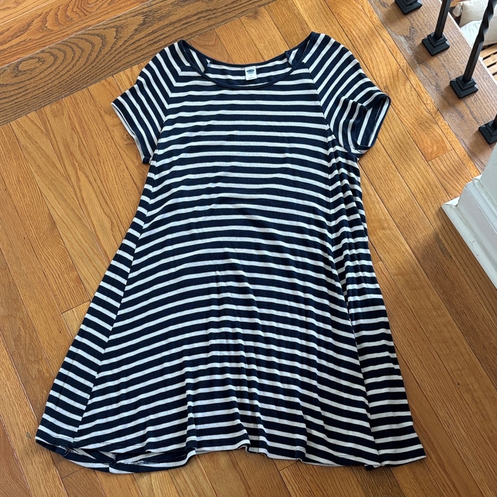Old Navy… navy and White Striped Kids Dress